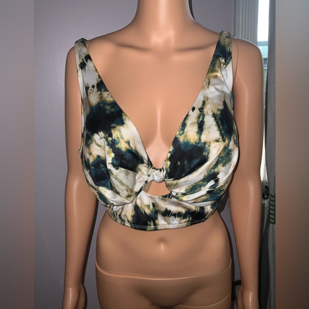 Tie-Dye Knot Front Swim Top 42 D